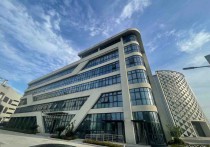 苏州吴江汾湖高铁站旁-高标全新--自动卸7000㎡双层可分租厂房出租（），配套完善