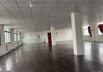 青岛胶南西海岸汽车总站黄岛区新汽车站附近通用米2200㎡交通便利可分租厂房出租（），配套完善