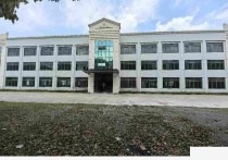 上海厂房出租：上海厂房独门独院，环境好场地大适合各类无污，区位优势明显
